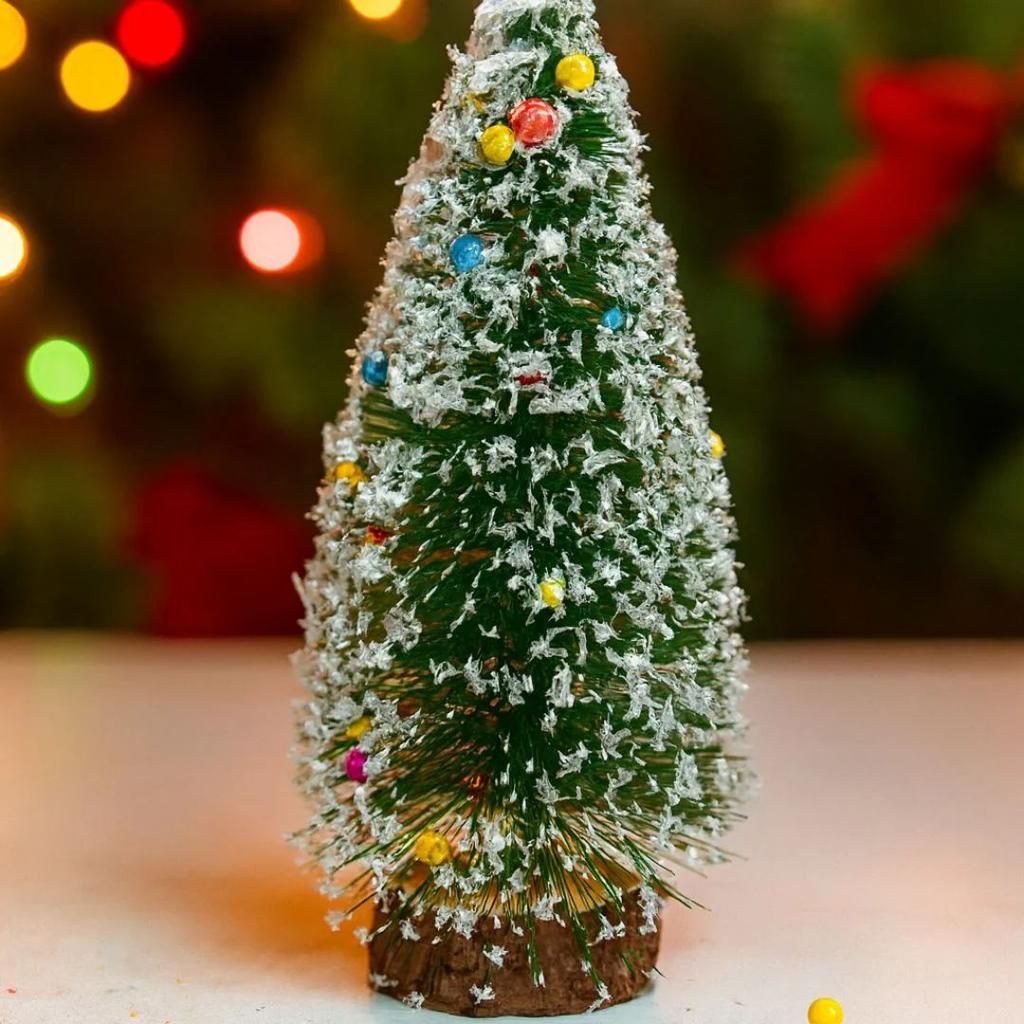 Mini Christmas Bottle Brush Trees with Wooden Base | Tabletop Snowy Pine Decoration — Snowy Tree (15 cm)