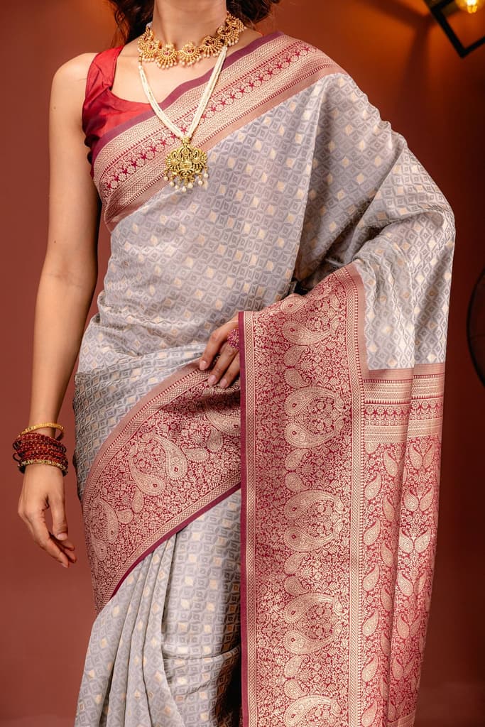 Mimosa Women's Woven Design Kanjivaram Style Art Silk Saree With Blouse Piece : SA00001612BEGFREE — photo 3