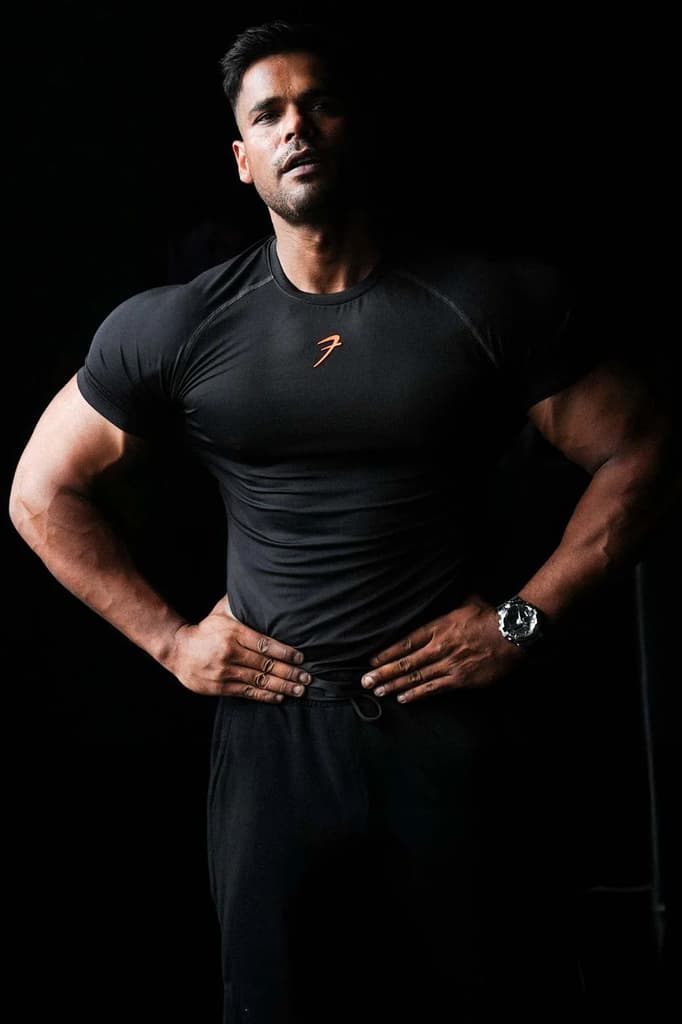 Compression T-shirt Black / Orange Logo — photo 2