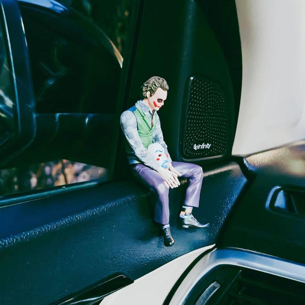 Car Dashboard Joker Statue – Unique Auto Decor for DC Fans — photo 4