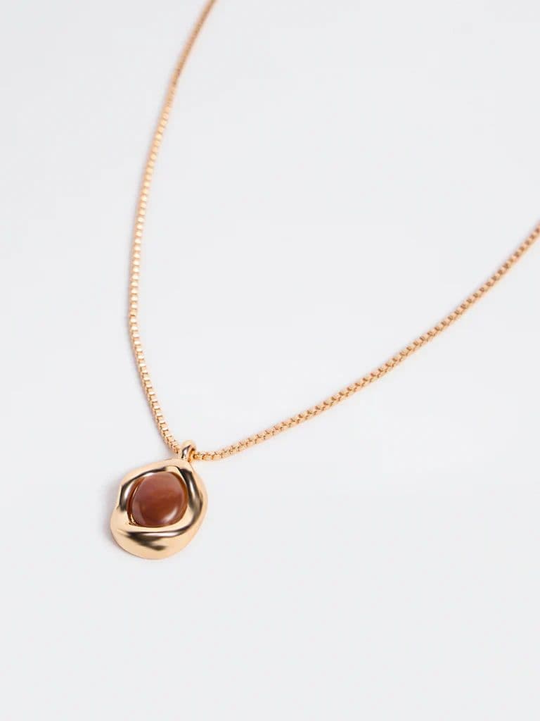 Westside Accessories Gold and Brown Resin Pendant Necklace — photo 3