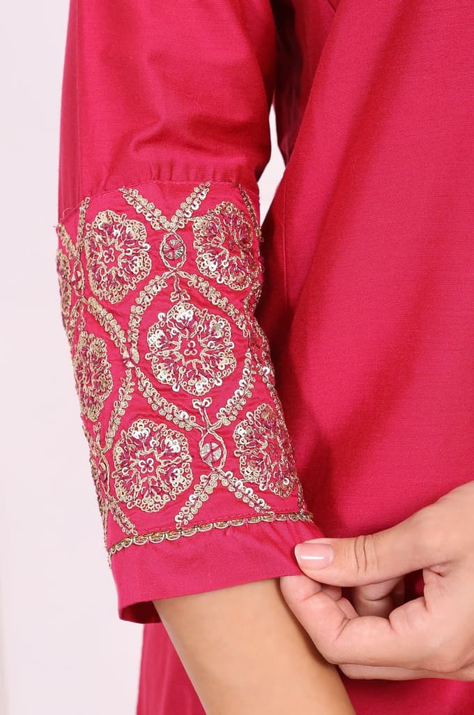 Pink Solid Embroidered Straight Kurta and Straight Pants Set — photo 7