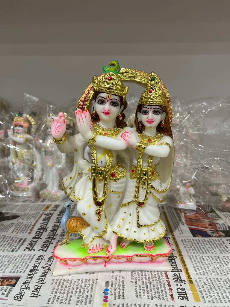 Gold Statue of Two Hands Holding Hands | Sculpture | Gold | Gold