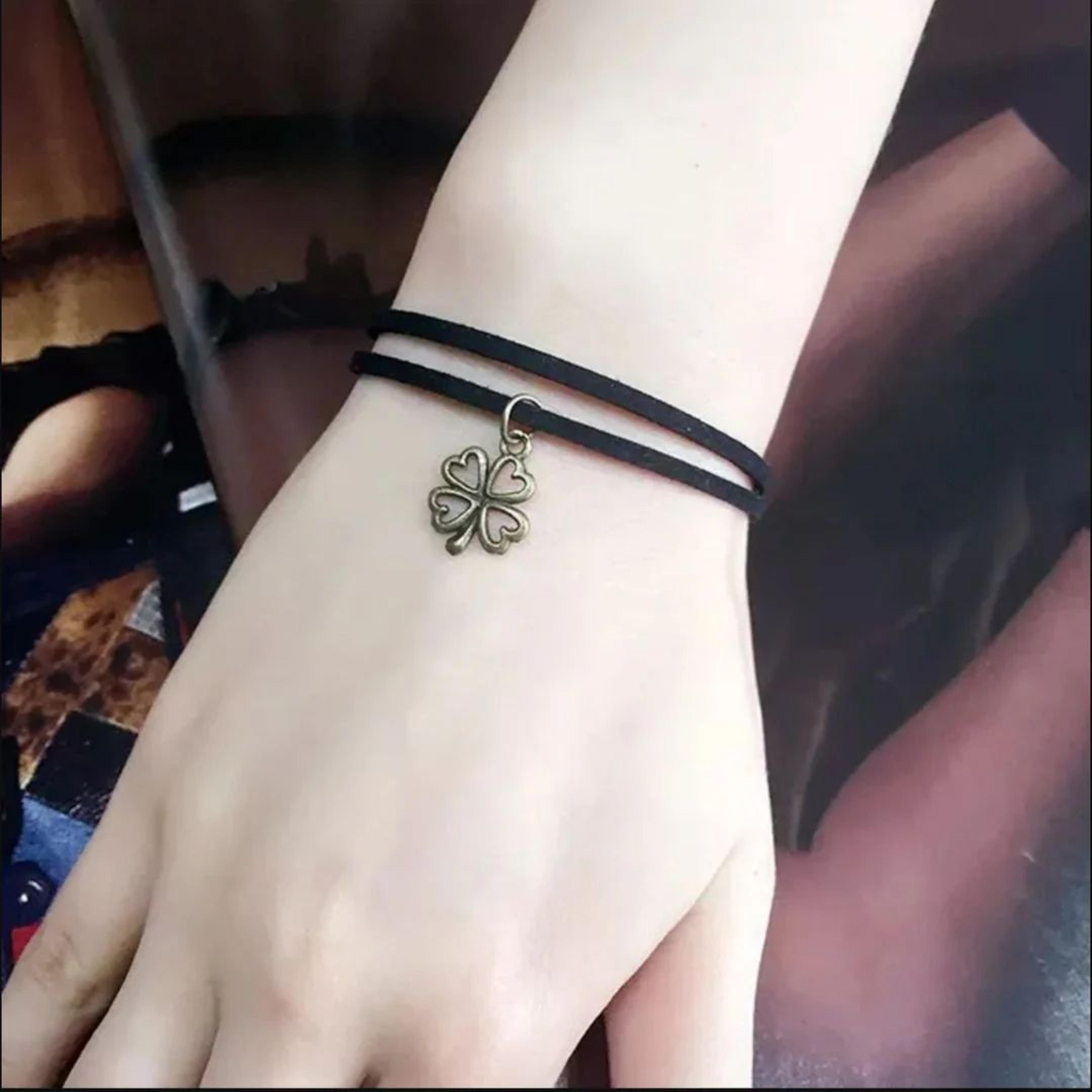 Lucky Bloom – Four Leaf Clover Charm Bracelet