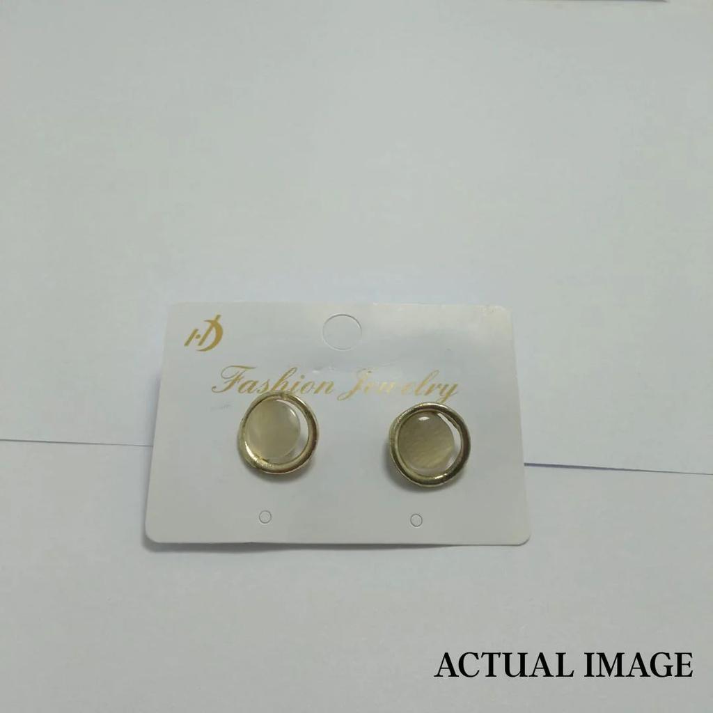 Minimalist Gold Circle Stud Earrings – Elegant Round Mother-of-Pearl Design — photo 3