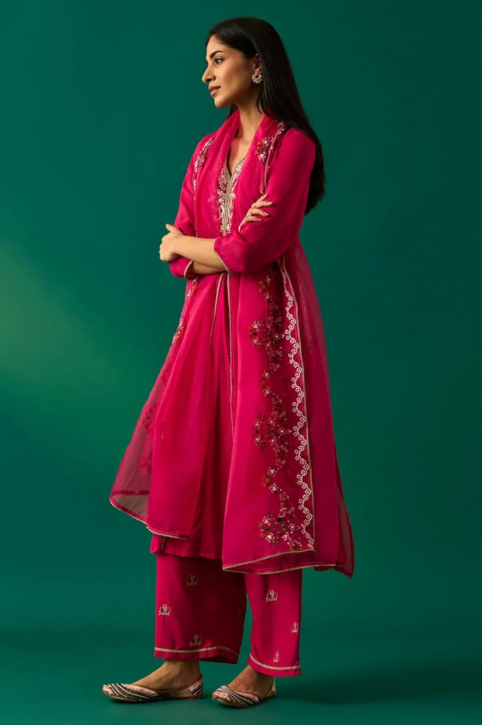Pink Embroidered Straight Rayon Kurta with Parallel Pant and Dupatta Set — photo 3