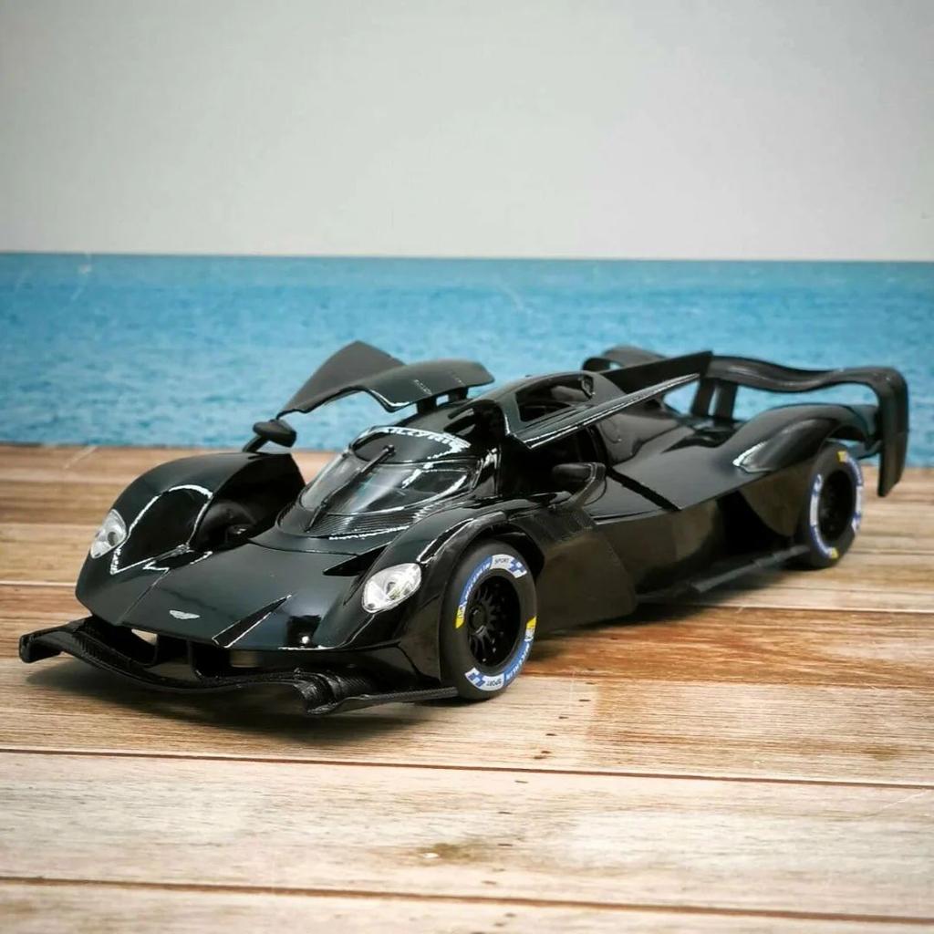 Aston Martin Valkyrie Die Cast Car – Redefine Your Racing Collection — photo 2