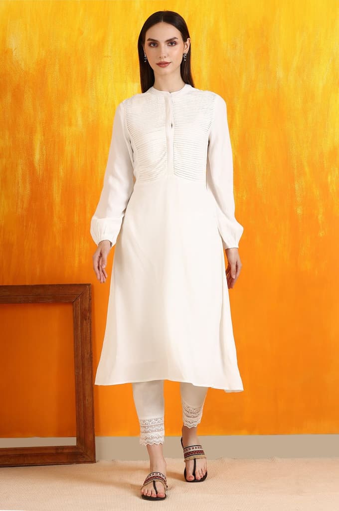 White Solid Pleated Yoke Moss Textured Straight Kurta — photo 2