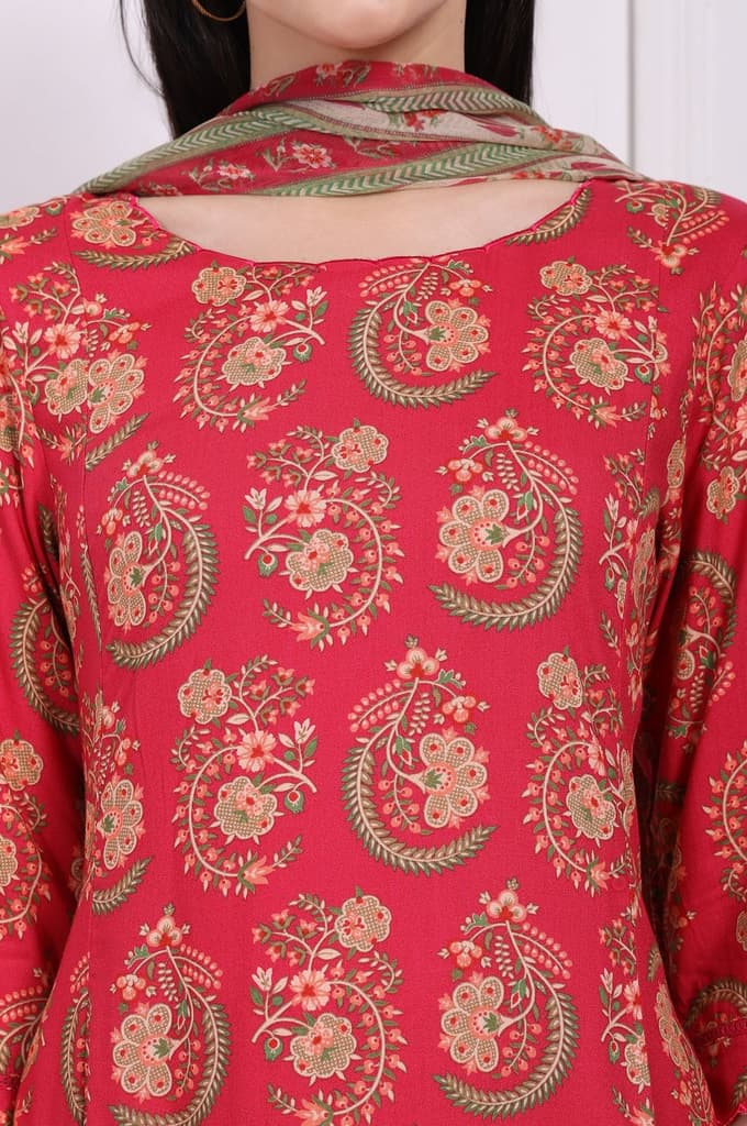 Red Ethnic Motifs Printed A-Line Rayon Kurta with Straight Pant and Dupatta Set — photo 3