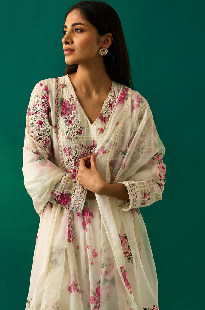 Off White Dori Embroidery Flared Silver Chiffon Kurta, Pants and Dupatta Set — photo 6