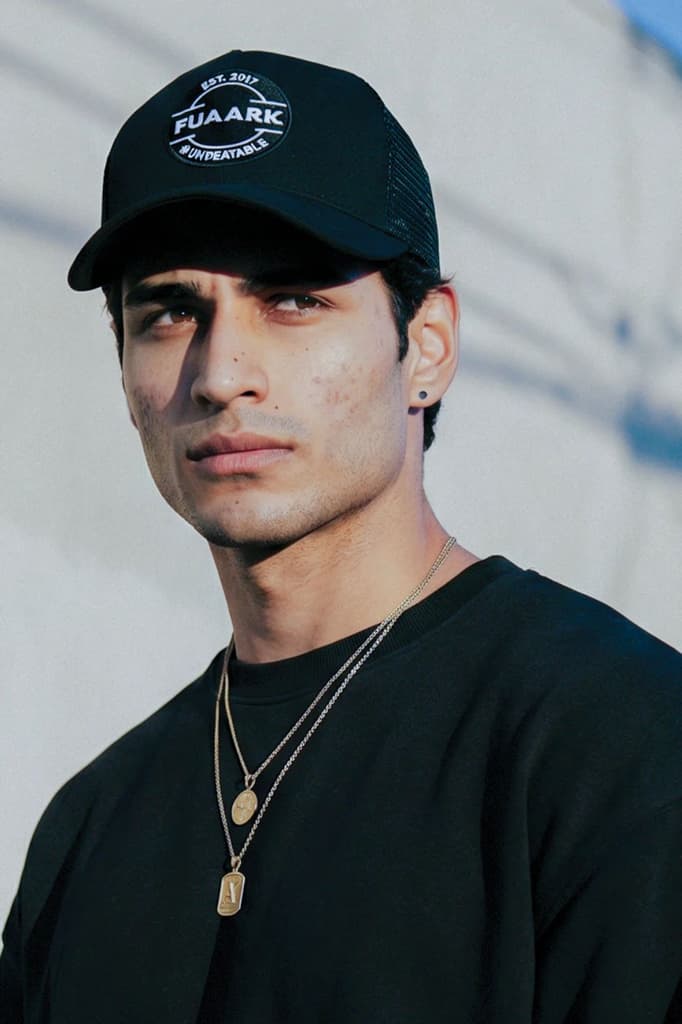 Unbeatable Trucker Cap Black/Black — free size