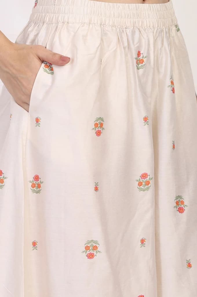Off-White Floral Printed Lace Trim Straight Chiffon Kurta with Inner, Flared Pant and Dupatta Set — photo 2