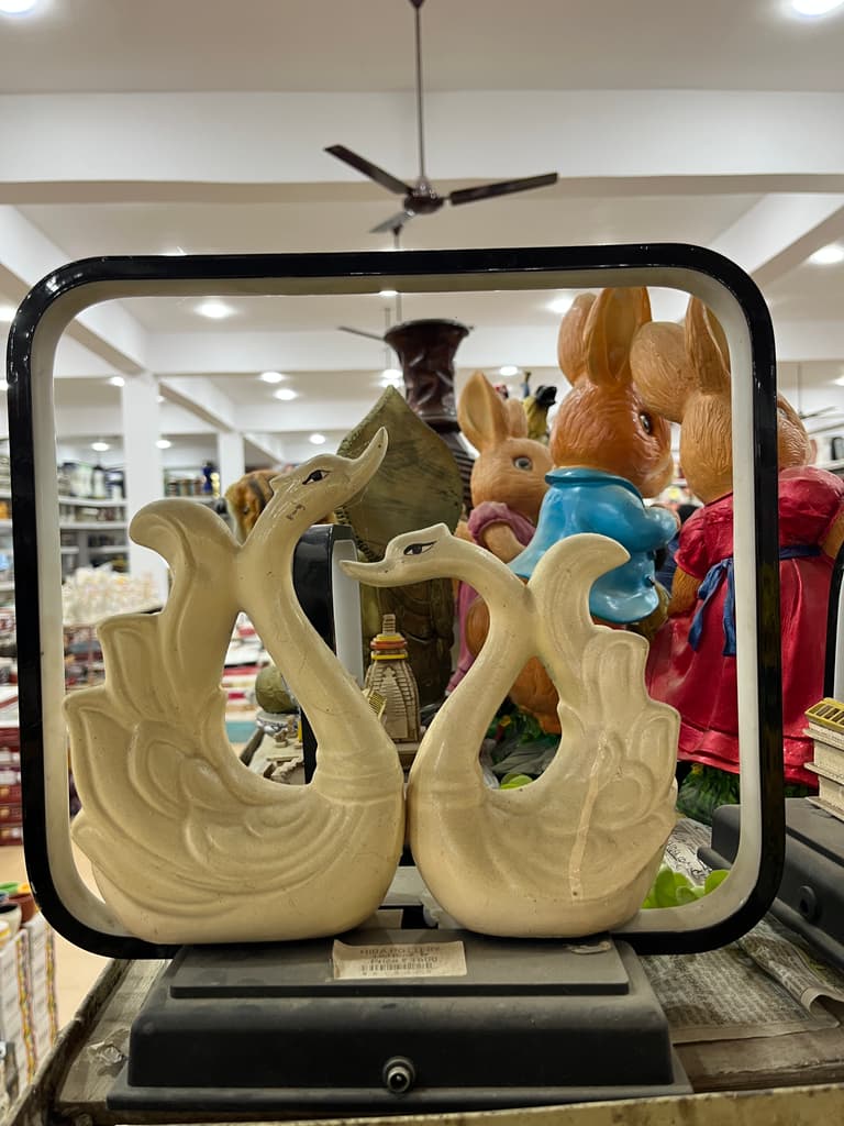 Swan Statue | Decoration | Porcelain | White