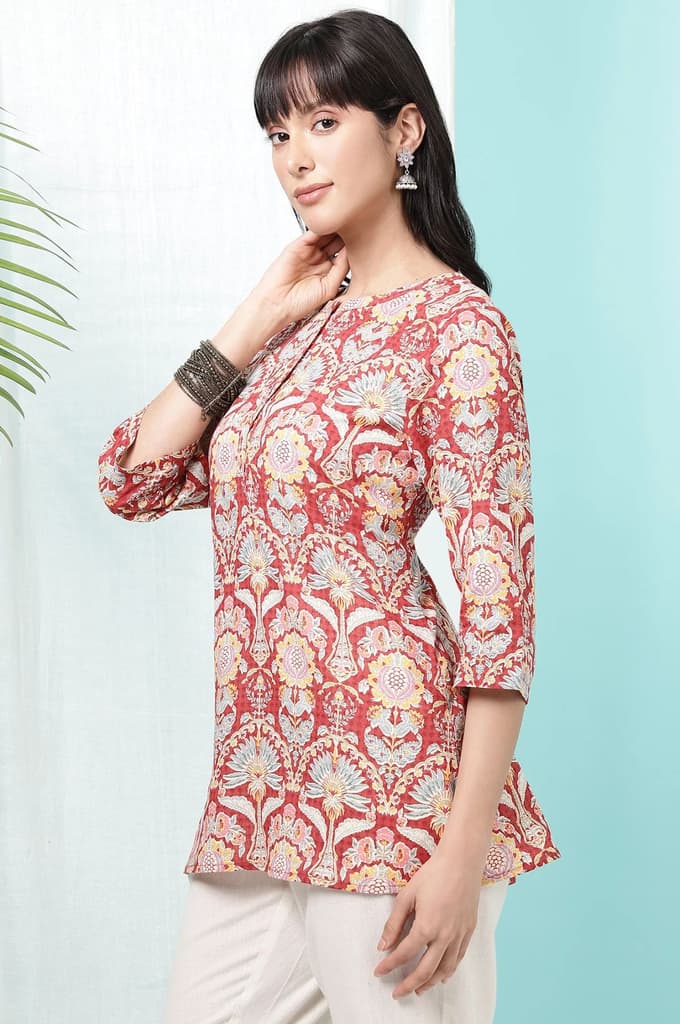 Red Floral Printed Cotton Slub Short Kurti — photo 5