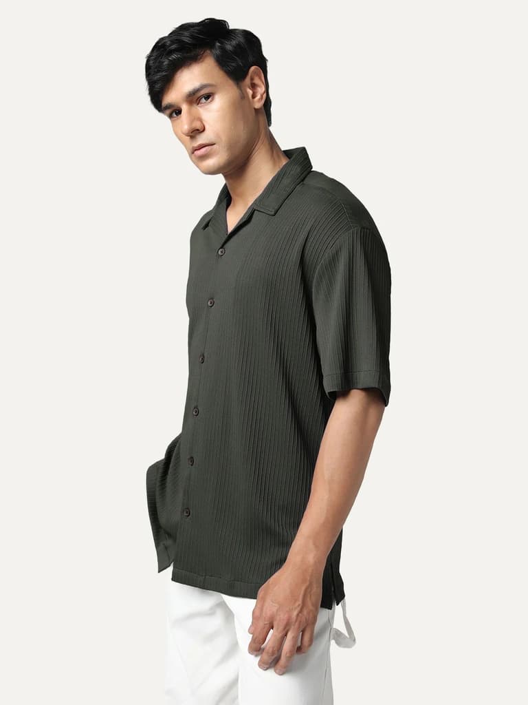 Men's Dark Grey Cotton Half Sleeve Oversized Fit Textured Shirt with Cuban Collar — photo 2