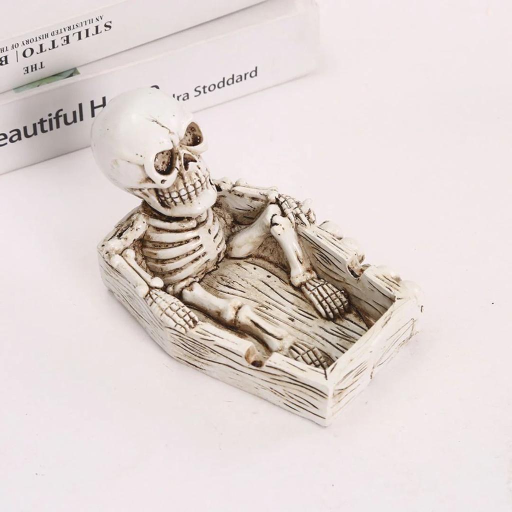 Smokin’ Skull Ashtray : Ceramic Skull Design Ashtray — photo 2