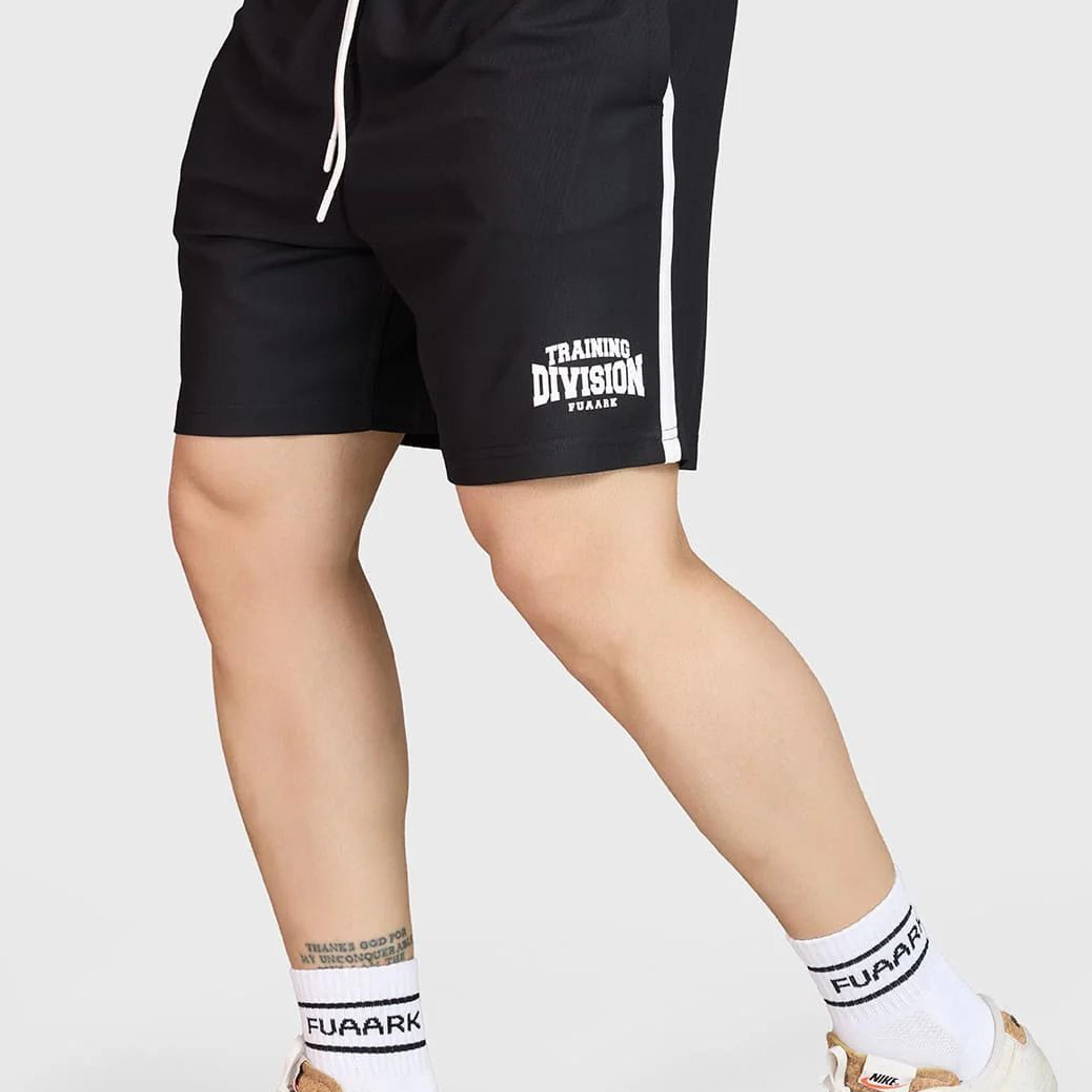 Grit Shorts Black