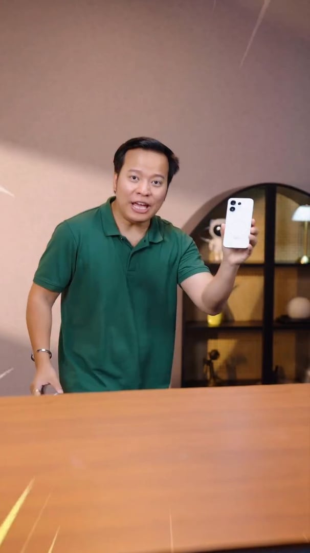 This Changed My Mind Completely... 📱😱 (Hands-On Review)