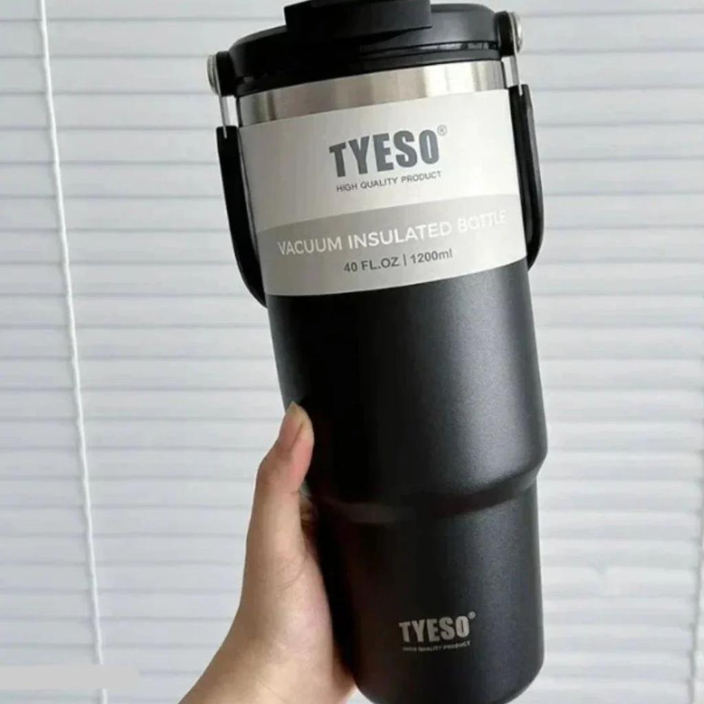 Vacuum Insulated Bottle with Carry Handle — Matte Black