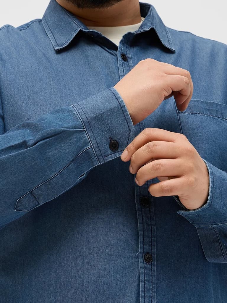 Plus Men's Blue Regular Fit Full Sleeve Solid Denim Shirt — photo 6