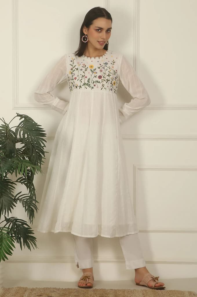 White Floral Embroidered Yoke Pure Cotton Anarkali Kurta — photo 3