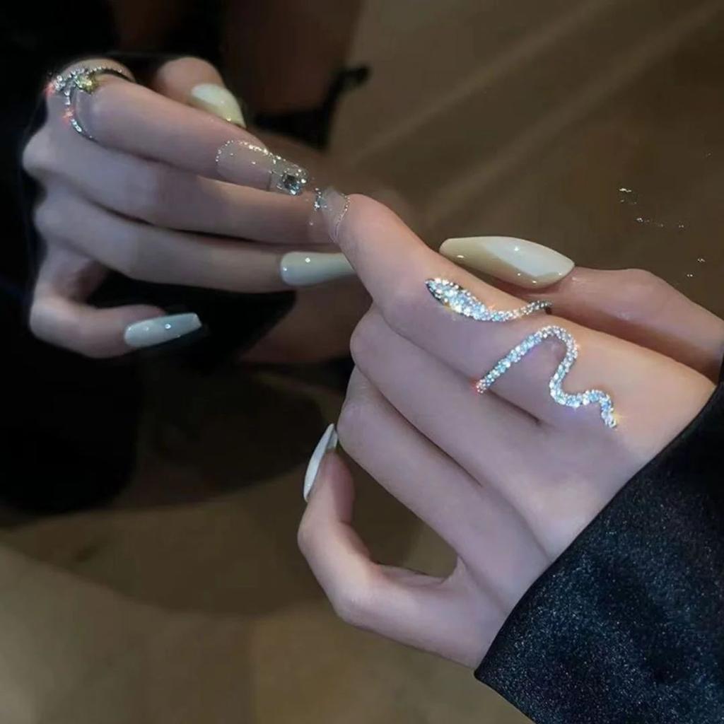 Serpent Spark – Adjustable Glam Coil Ring — photo 4