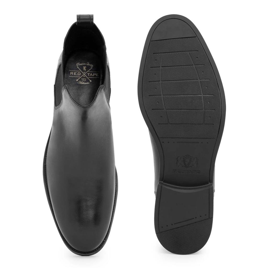Chelsea Boots in Black — photo 5