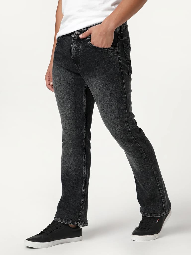 Men's Black Bootcut Fit Mid Rise Tinted Heavy Washed Jeans Stretchable — photo 2