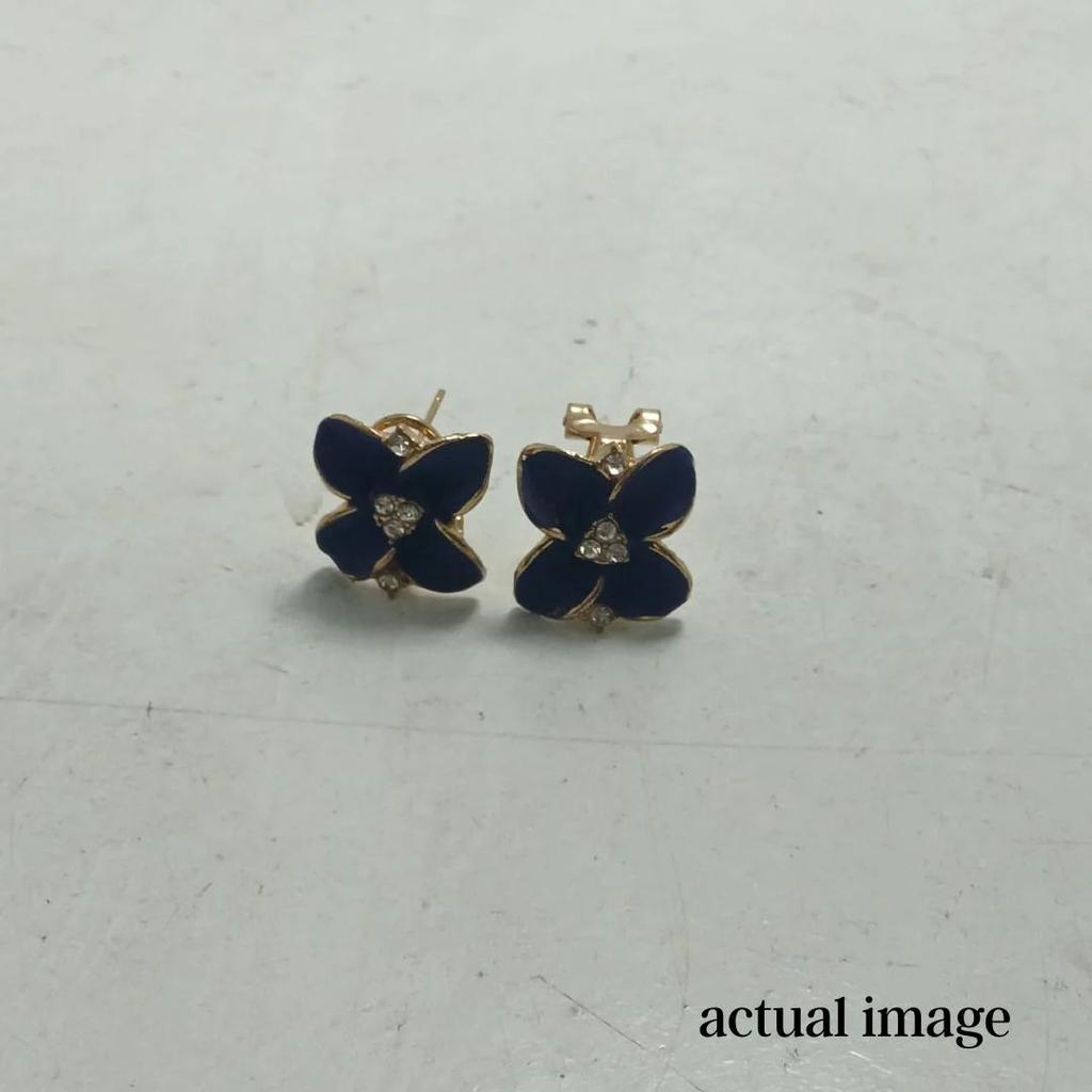 Blossom Gleam – Floral Stud Earrings — photo 7