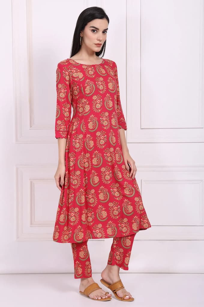 Red Ethnic Motifs Printed A-Line Rayon Kurta with Straight Pant and Dupatta Set — photo 6