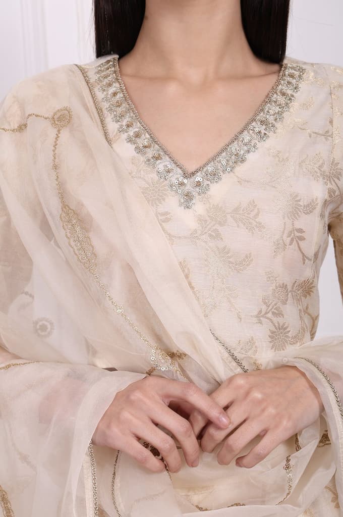 Cream Embellished Maxi Jacquard Blouse with Skirt and Dupatta Set — photo 4