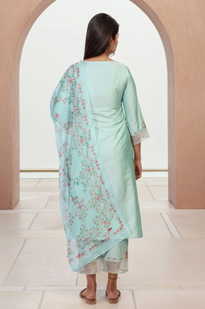 Green Embroidered Straight Jacquard Kurta with Straight Pant and Dupatta Set — photo 5