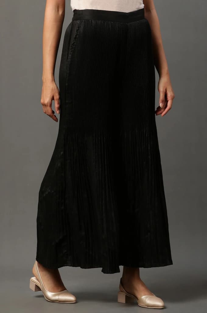 Black Solid Flared Woven Sharara With Pleats — photo 4