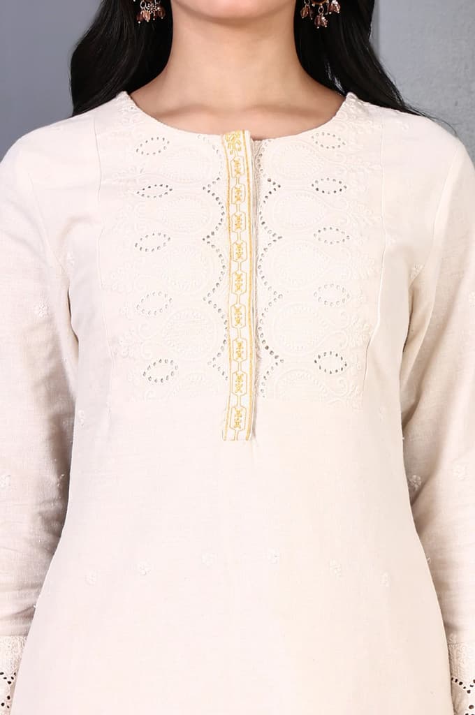 Off White Embroidered Cotton Flax Straight Kurta and Trousers Co-ord Set — photo 3