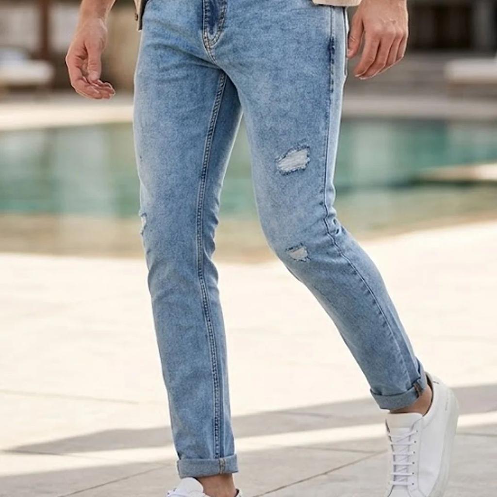 Men's Sky Blue Slim Fit Washed Mild Distressed/Torn Jeans Stretchable