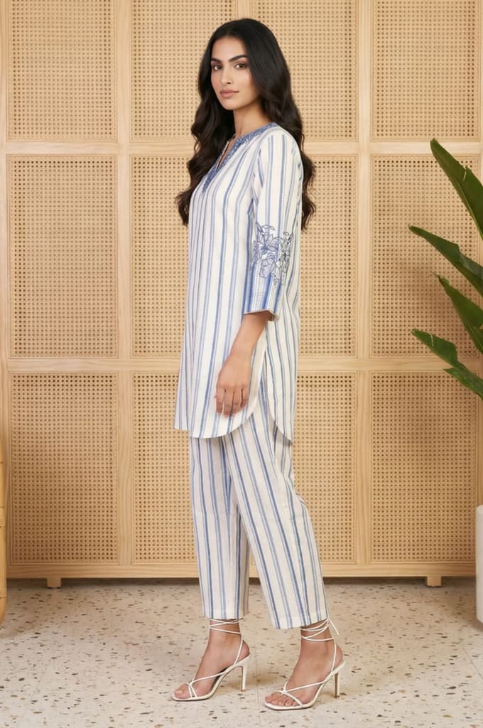 White Striped Straight Kurta and Pants Set — photo 3