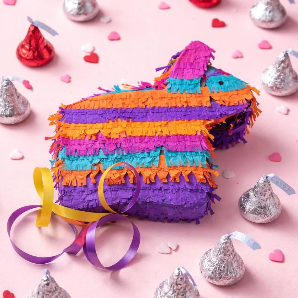 Mini Kisses Surprise Pinata — photo 2