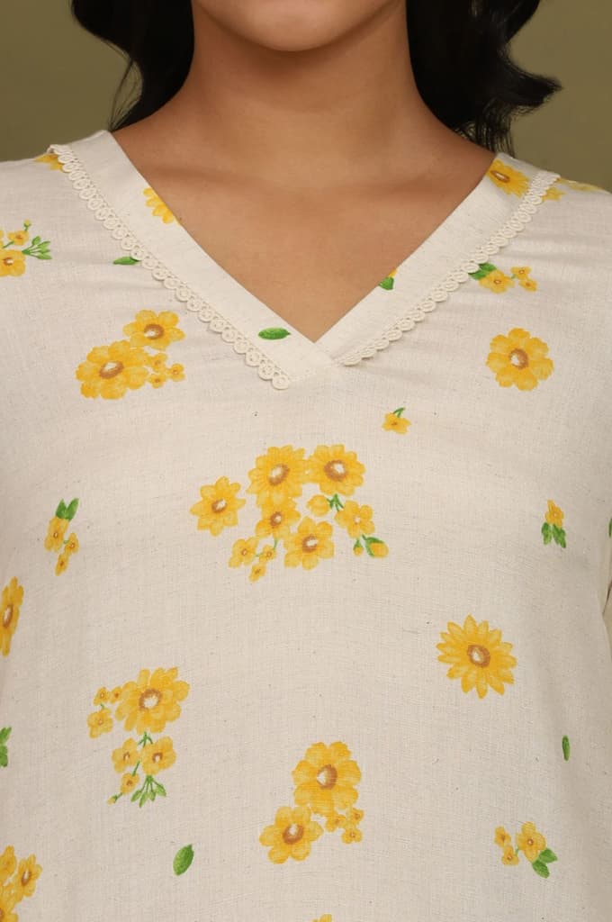 Off-White Floral Printed Rayon Flax Straight Kurta and Pants Co-ord Set — photo 4