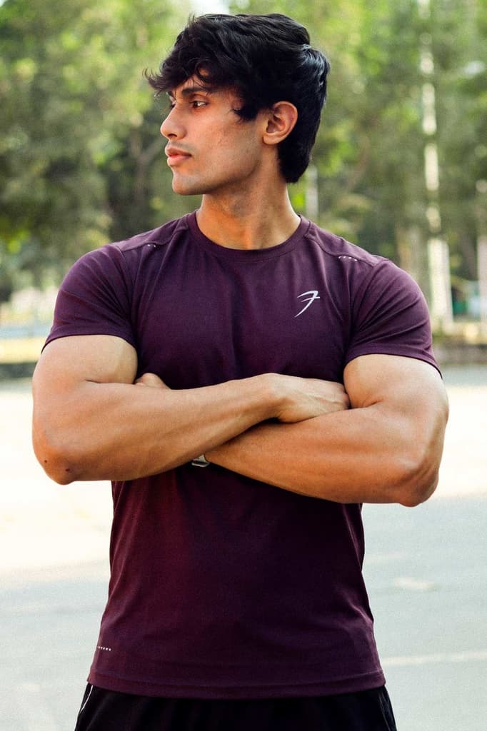 Laser Cut Running T-shirt Raisin — S