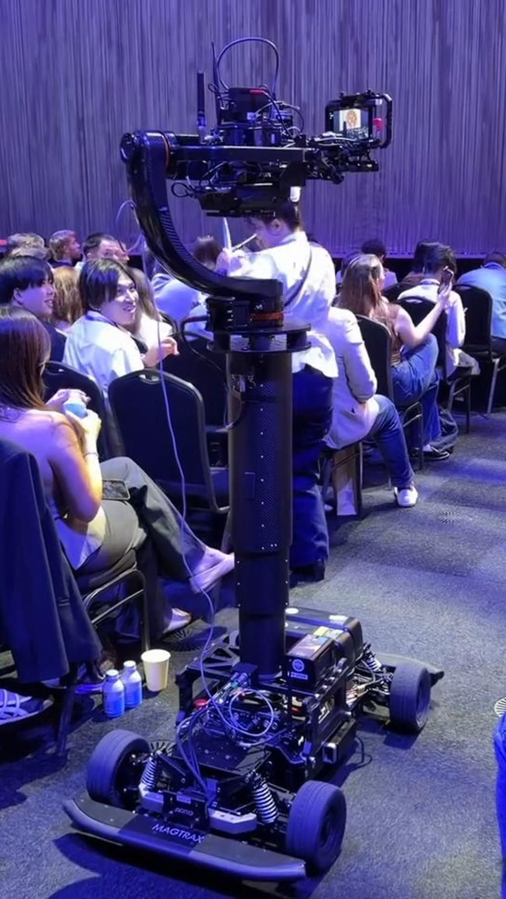 ehind the Scenes: High-Tech Robotic Camera Rig in Action! 🎥🤖