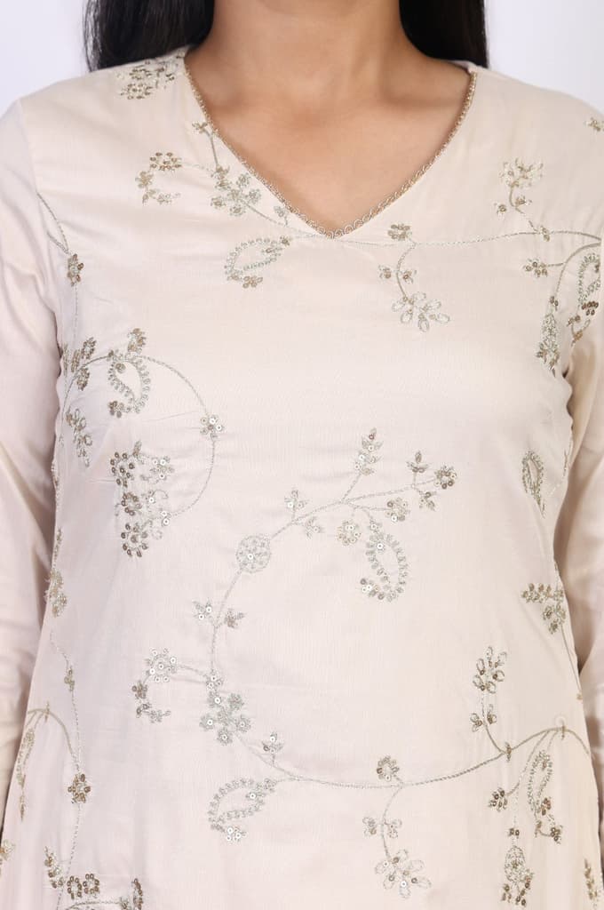 Off-White Embroidered Straight Viscose Kurta — photo 3