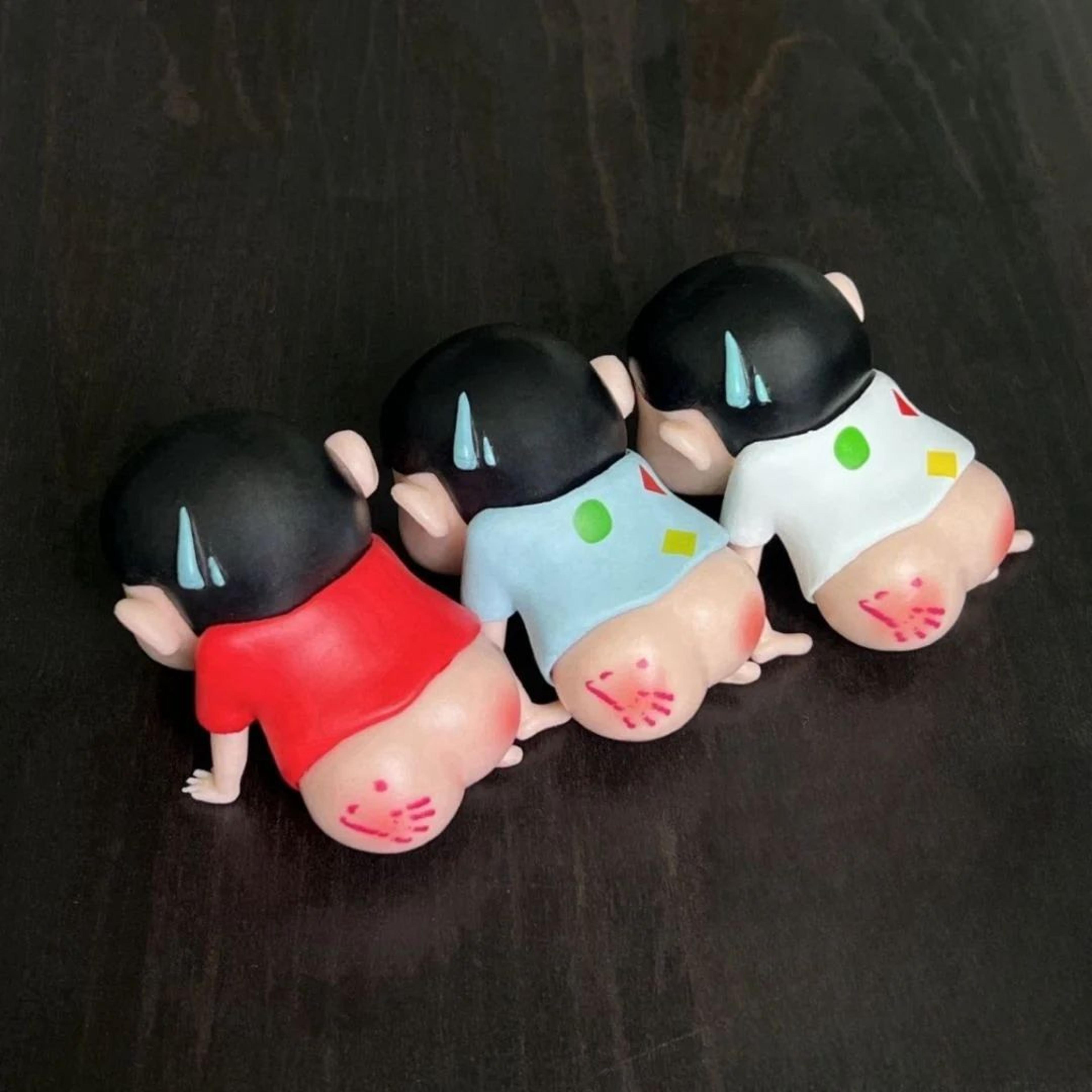 Shinchan Crawling Figurine with Blushed Bum – Comic Collectible Gift