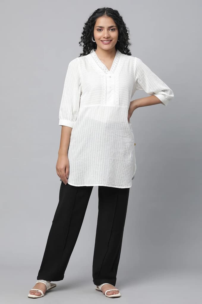 Black Solid Straight Fit Woven Pants With Pintuck Detail — photo 5