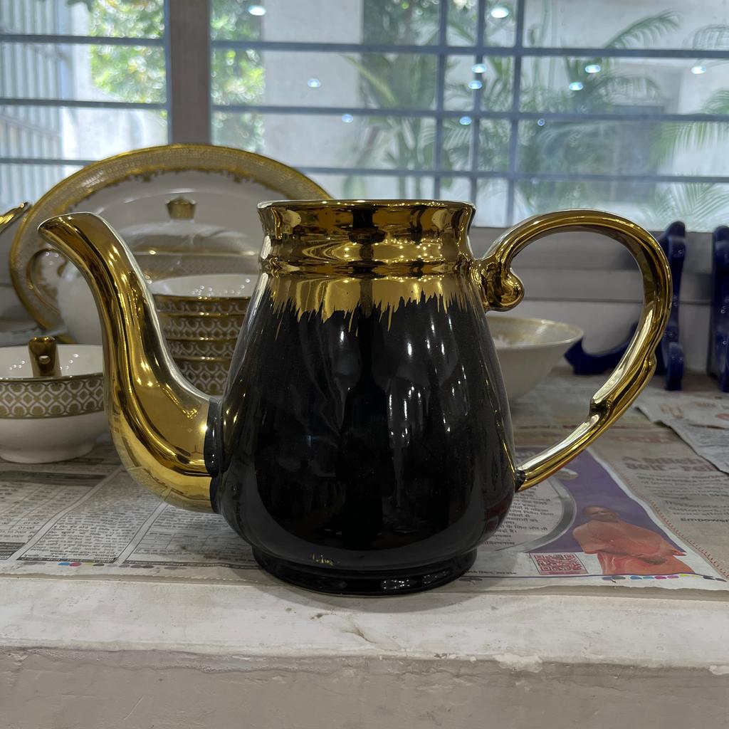 Gold Vase with Black Liquid | Vase | Glass | Gold and Black