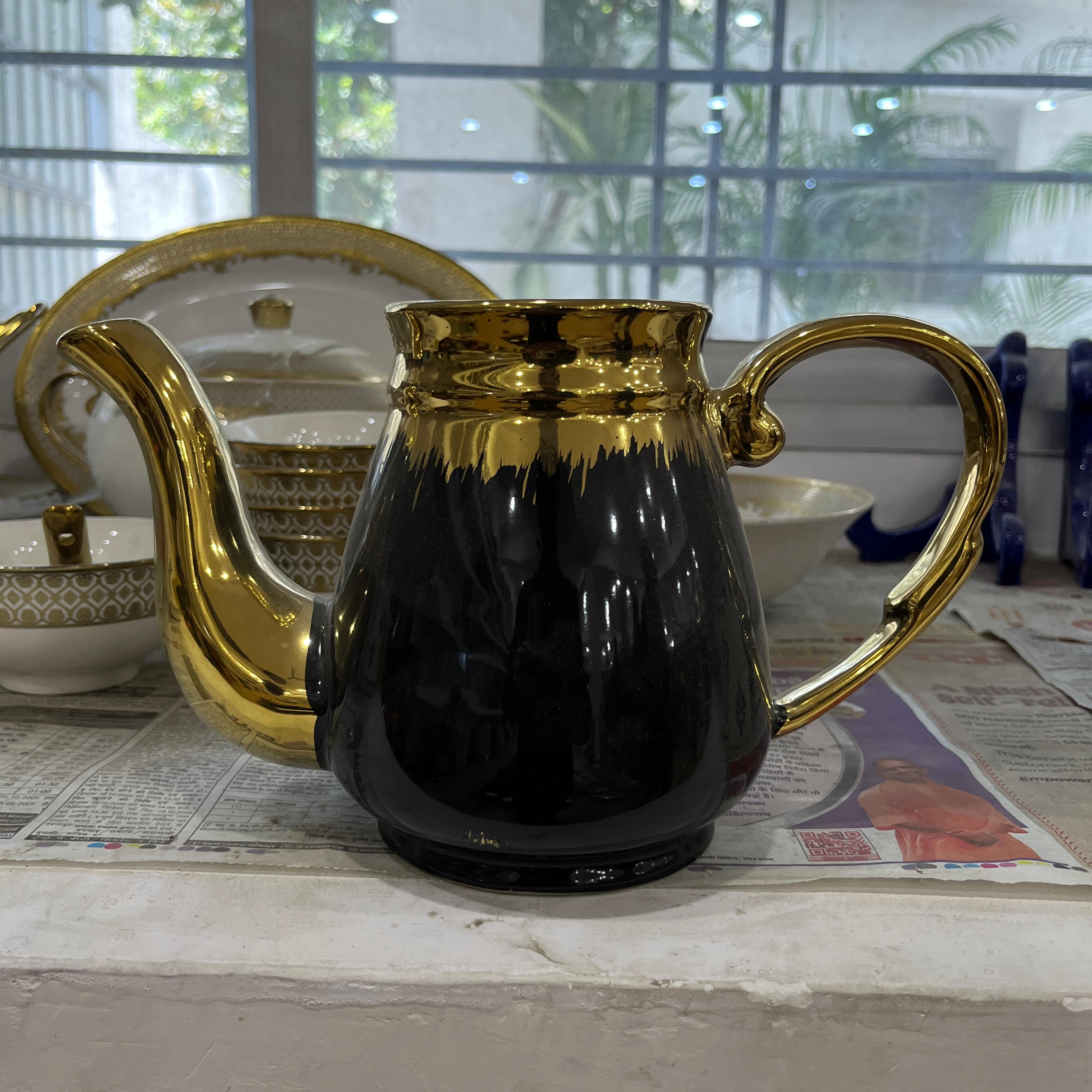 Gold Vase with Black Liquid | Vase | Glass | Gold and Black