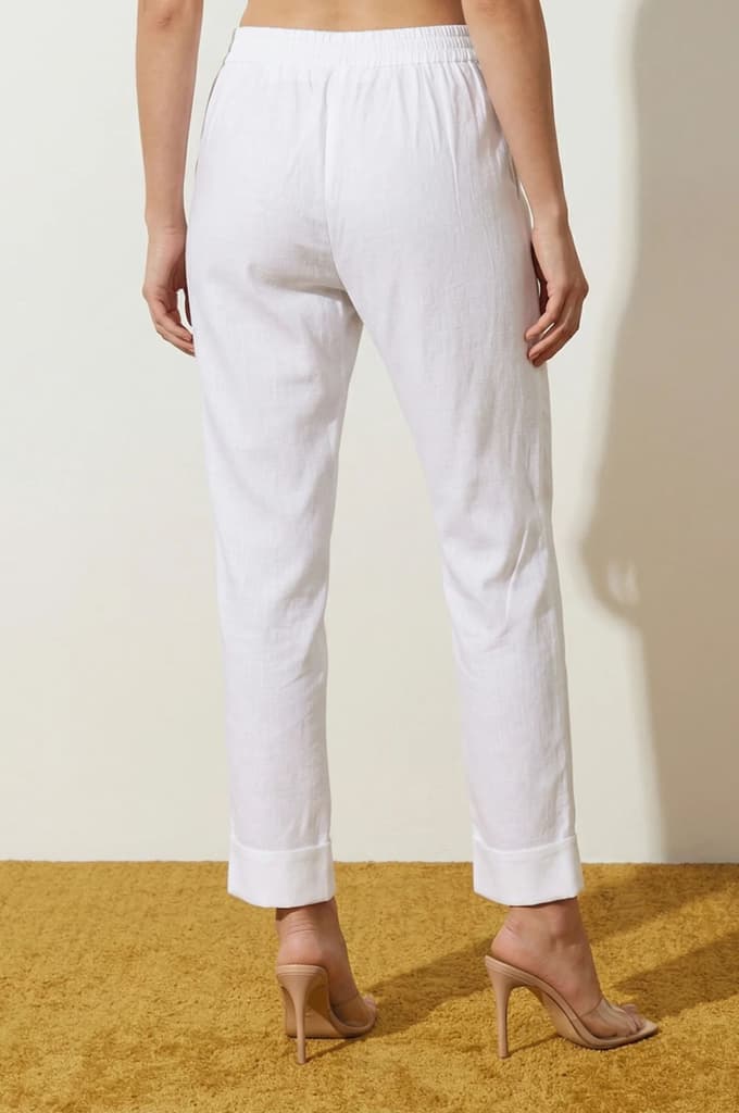 White Solid Cotton Flax Straight Fit Ankle Length Trousers — photo 5