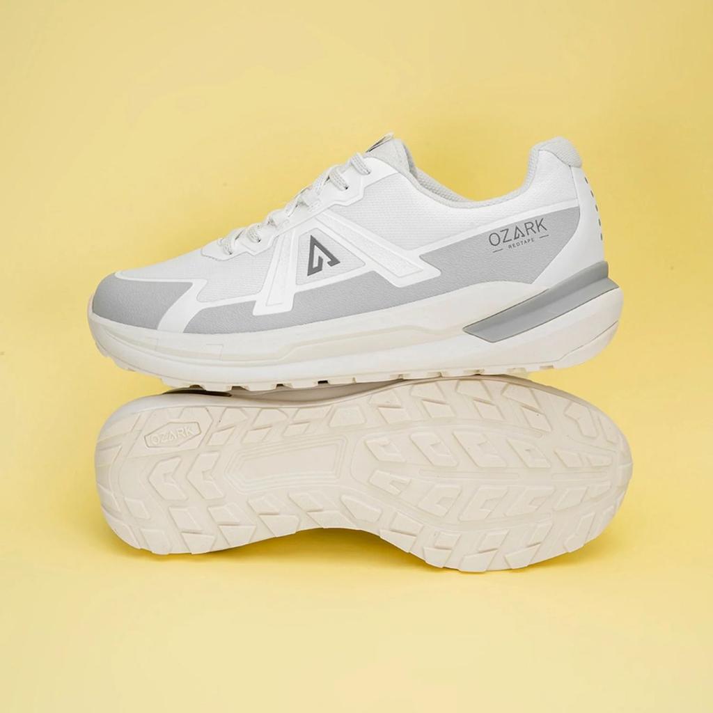 White Trail Running Shoes for Men | Low-Cut Outdoor — photo 6