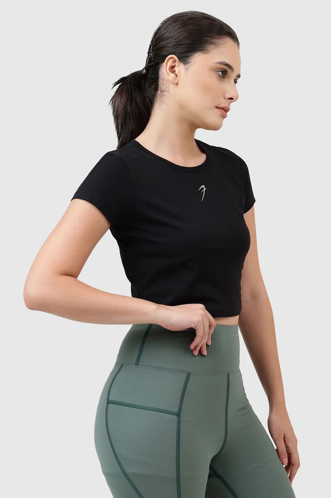 Peak Crop Top Black — photo 6