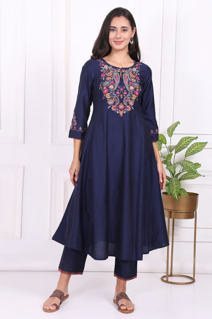 Navy Blue Embroidered Straight Kurta and Pants Co-ord Set — photo 2