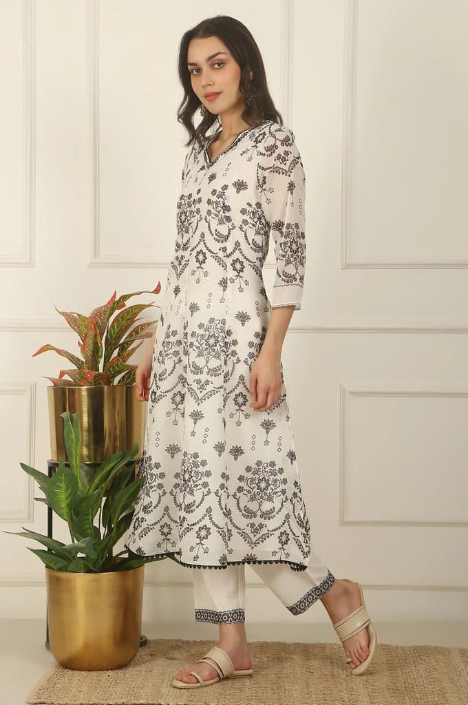 White and Black Floral Printed Kota Flared Kurta, Pants and Dupatta Set — photo 4